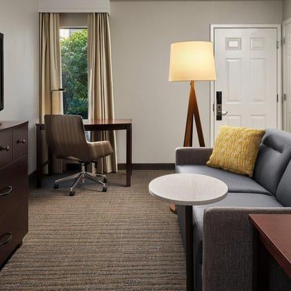 รูปภาพถ่ายที่ Residence Inn by Marriott Seattle Bellevue โดย Yext Y. เมื่อ 3/13/2020