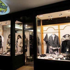 unique abbigliamento