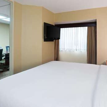 Foto tomada en DoubleTree Suites by Hilton Hotel Cincinnati - Blue Ash  por Yext Y. el 10/21/2019