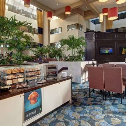 4/13/2020에 Yext Y.님이 Embassy Suites by Hilton West Palm Beach Central에서 찍은 사진