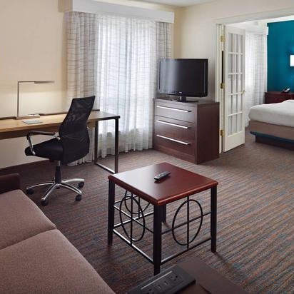 รูปภาพถ่ายที่ Residence Inn by Marriott Atlanta Airport North/Virginia Avenue โดย Yext Y. เมื่อ 5/11/2020