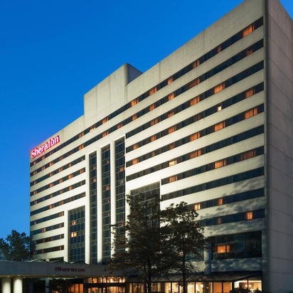 รูปภาพถ่ายที่ Sheraton Edison Hotel Raritan Center โดย Yext Y. เมื่อ 5/2/2020