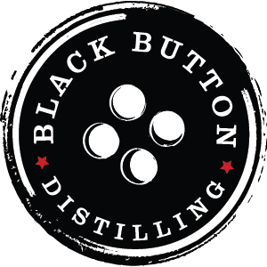 Foto tirada no(a) Black Button Distilling por Yext Y. em 12/20/2018