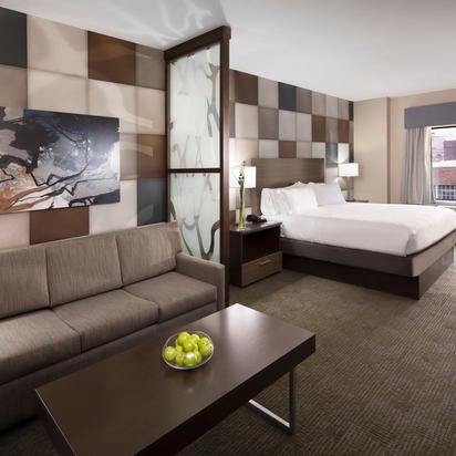 รูปภาพถ่ายที่ Holiday Inn Express &amp; Suites Oklahoma City Dwtn - Bricktown โดย Yext Y. เมื่อ 3/5/2020