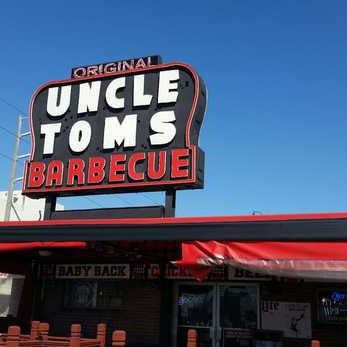 Das Foto wurde bei Original Uncle Tom&#39;s Barbecue von Yext Y. am 5/16/2017 aufgenommen
