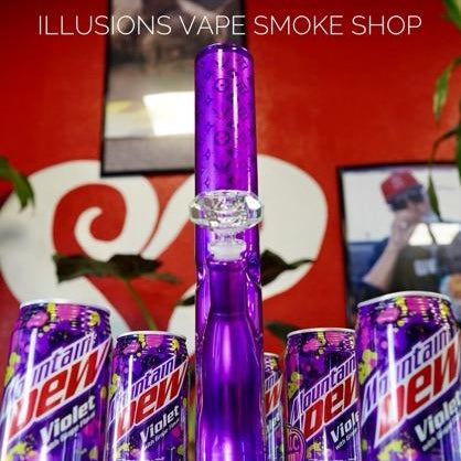 Снимок сделан в ILLUSIONS VAPE SMOKE SHOP пользователем Yext Y. 8/18/2020