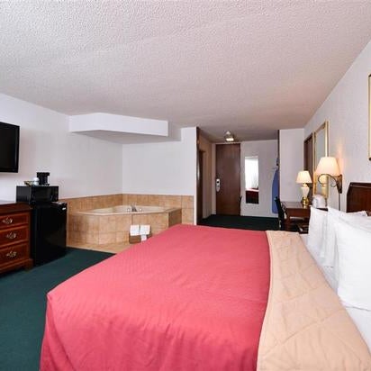 Photos At America S Best Value Inn Albert Lea Albert Lea Mn