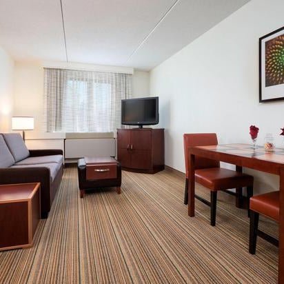 รูปภาพถ่ายที่ Residence Inn by Marriott Minneapolis Edina โดย Yext Y. เมื่อ 5/1/2020