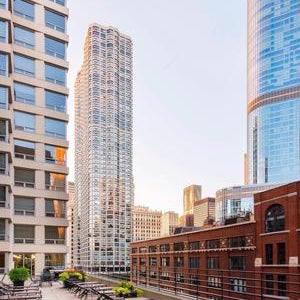 รูปภาพถ่ายที่ Courtyard by Marriott Chicago Downtown/River North โดย Yext Y. เมื่อ 5/14/2020