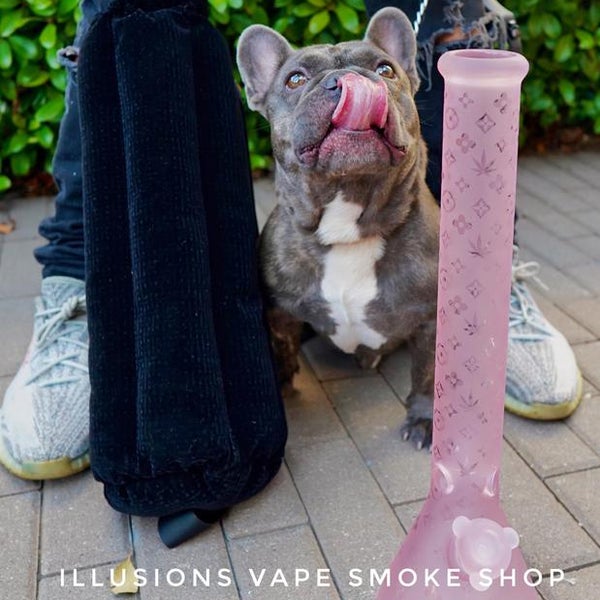 Foto tomada en ILLUSIONS VAPE SMOKE SHOP  por Yext Y. el 8/26/2020