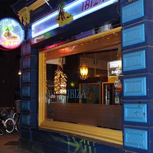 Foto tirada no(a) Coffeeshop IBIZA Amsterdam por Yext Y. em 6/26/2016