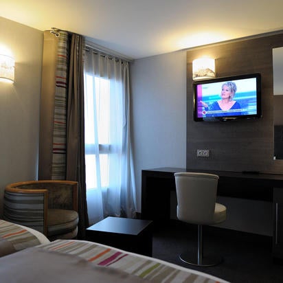 Снимок сделан в Holiday Inn Paris - Montmartre пользователем Yext Y. 2/28/2020