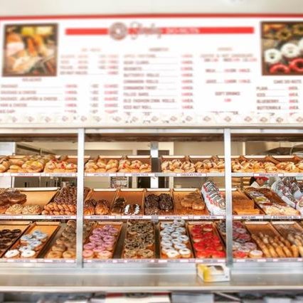 Photo taken at Shipley Do-Nuts by Yext Y. on 7/7/2017