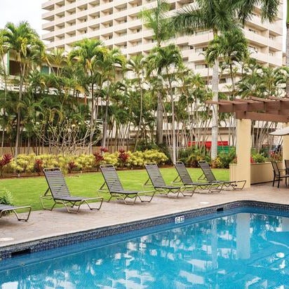 Photo taken at Royal Garden at Waikiki Hotel by Yext Y. on 1/31/2019