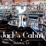 Foto diambil di Jack&#39;s Cabin oleh Yext Y. pada 12/6/2016