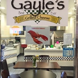 Photo taken at Gayle&#39;s Best Ever Grilled Cheese by Yext Y. on 11/9/2016