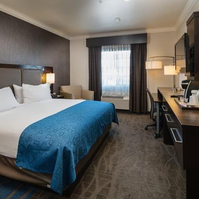 Foto tomada en Holiday Inn Express &amp; Suites  por Yext Y. el 3/6/2020