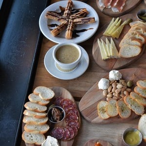 Foto diambil di Cure Seattle | Capitol Hill Bar &amp; Charcuterie oleh Yext Y. pada 8/23/2018