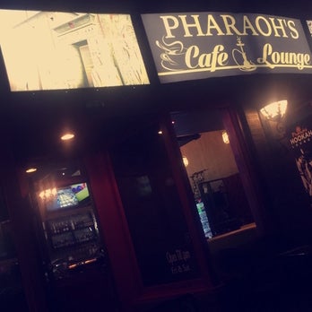 รูปภาพถ่ายที่ Pharaoh&#39;s Hookah Lounge โดย Yext Y. เมื่อ 12/5/2016