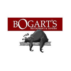 Photo prise au Bogart&#39;s Restaurant &amp; Tavern par Yext Y. le8/21/2019