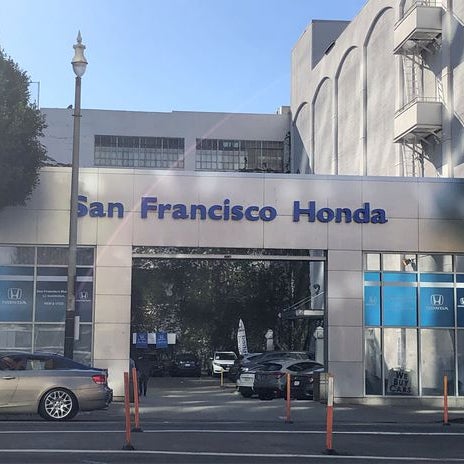 รูปภาพถ่ายที่ San Francisco Honda โดย Yext Y. เมื่อ 10/2/2019