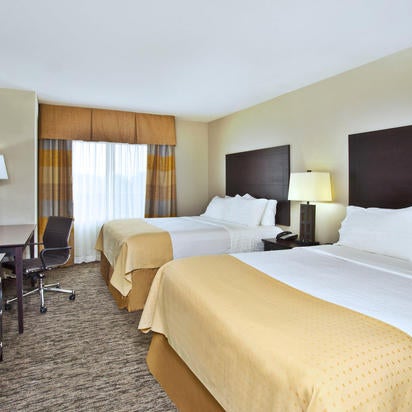 รูปภาพถ่ายที่ Holiday Inn &amp; Suites Green Bay Stadium, an IHG Hotel โดย Yext Y. เมื่อ 3/4/2020