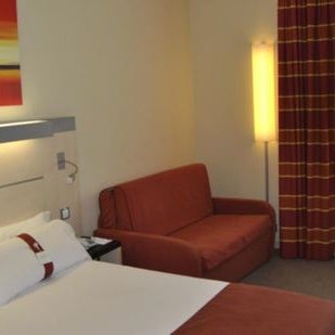 Photos At Holiday Inn Express Pamplona Event Space - 