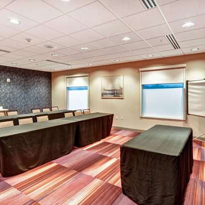 Photos At Home2 Suites By Hilton Springfield North - 