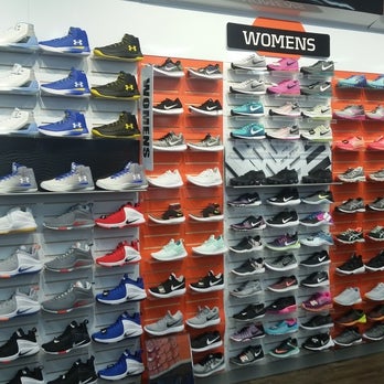 Hibbett cheap shoe store
