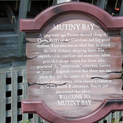 Photo taken at Mutiny Bay Adventure Golf by Yext Y. on 5/1/2018