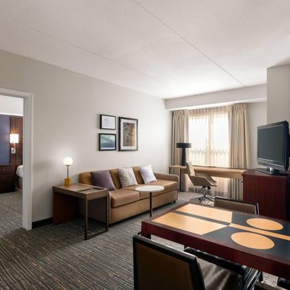 Foto scattata a Residence Inn by Marriott Chattanooga Near Hamilton Place da Yext Y. il 5/5/2020