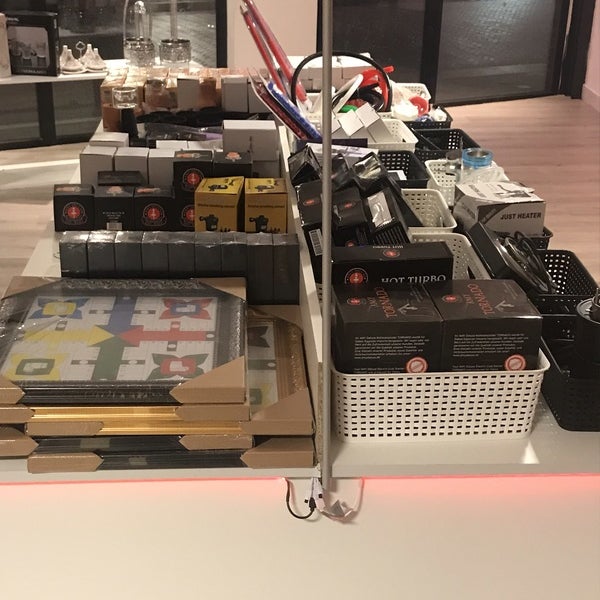 Товары в супермаркете. Покупатель в супермаркете. All in shop. Витрина игрового магазина. Шахта estate hookah - red 4 ball.