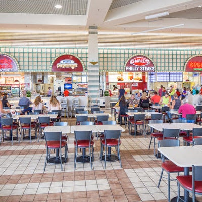 Hallmark Oakwoodmall 53 Visitors