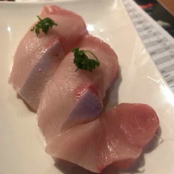 Снимок сделан в Irori Japanese Restaurant пользователем Traci K. 10/2/2018