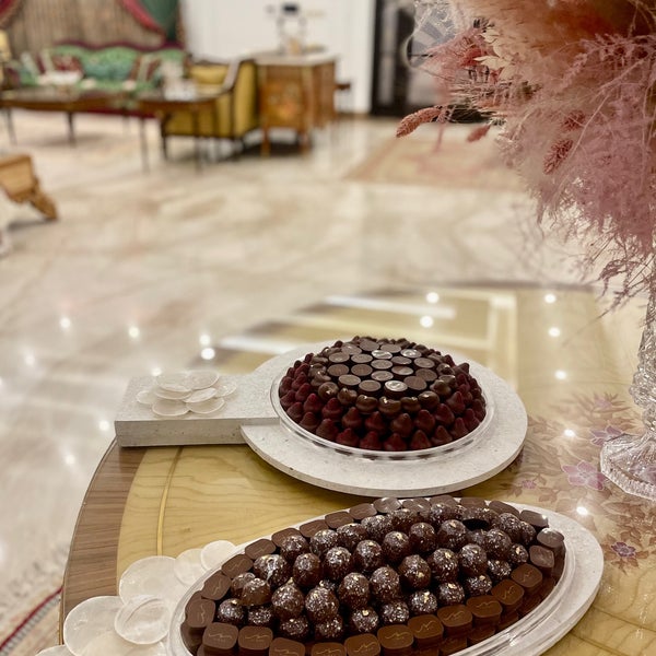 Photo taken at Siwar Chocolate by 😇 on 10/7/2023