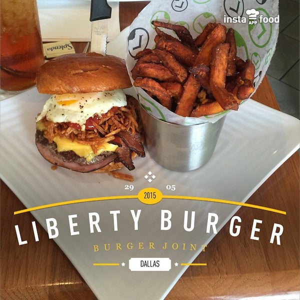 Foto tirada no(a) Liberty Burger por Mark O. em 5/29/2015