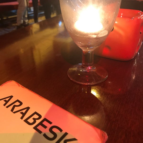 Photo prise au Cerag Cafe &amp; Bar par Avşa Güzeli le3/31/2018