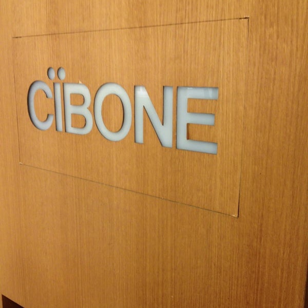 รูปภาพถ่ายที่ CIBONE โดย Ikue S. เมื่อ 4/28/2013