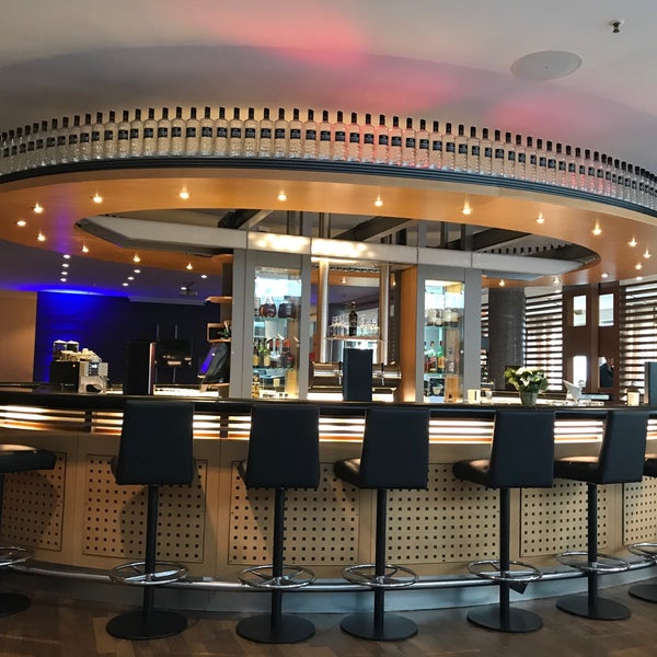 Рэдиссон соня петербург. Гостиница рэдиссон белорусская москва. Ресторан мерседес бар москва. 65 лет победы, 50, сочи. Aqua bar radisson blu.