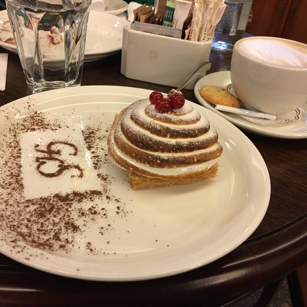9/28/2016에 SuperTed님이 Grand Café에서 찍은 사진