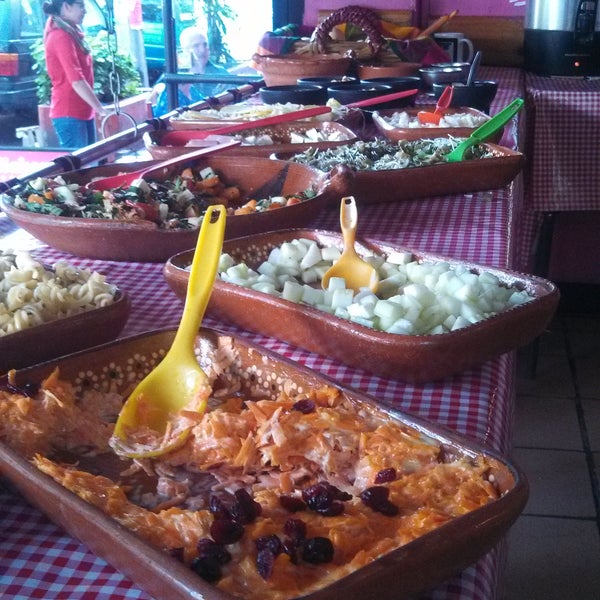 sólo me gustaron las ensaladas, a $99 el buffet y no me toco muy bueno, algunos platillos están bien, pero no es lo mejor, me toco en domingo no se si tenga algo que ver Jaja  la verdad no regresaría