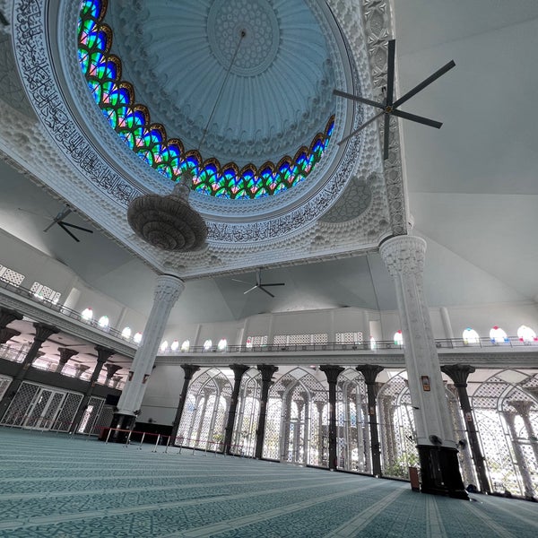 Photo taken at Masjid KLIA (Sultan Abdul Samad Mosque) by wahirahim on 4/19/2022