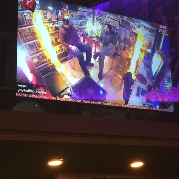3/12/2015 tarihinde Ceren Z.ziyaretçi tarafından Hollywood Burger Diner &amp; Steakhouse'de çekilen fotoğraf