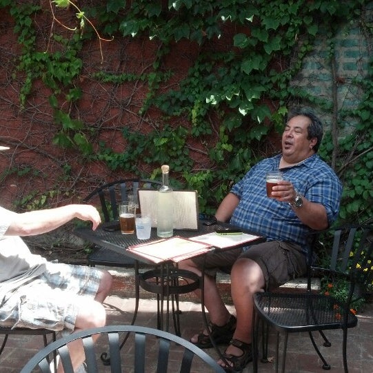 8/9/2013 tarihinde Billy F.ziyaretçi tarafından Grandview Tavern and Beer Garden'de çekilen fotoğraf