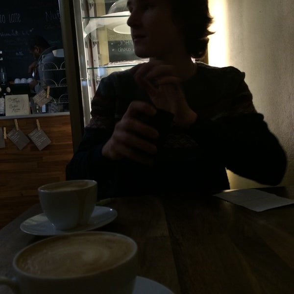 Foto tirada no(a) Latte Cafe por Axel P. em 2/2/2015