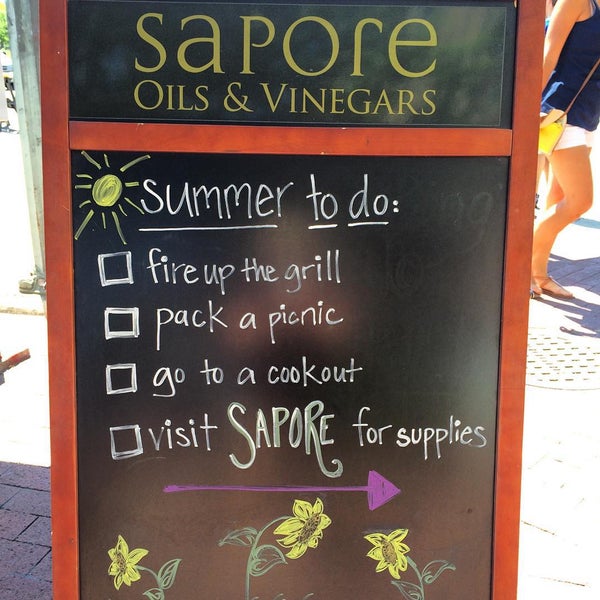 Foto tirada no(a) Sapore Oil and Vinegar por Renee F. em 8/23/2015