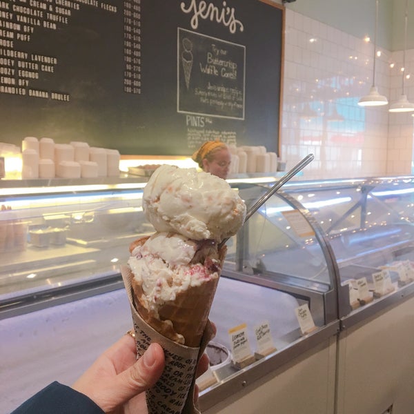1/11/2019 tarihinde Manassawee S.ziyaretçi tarafından Jeni&#39;s Splendid Ice Creams'de çekilen fotoğraf