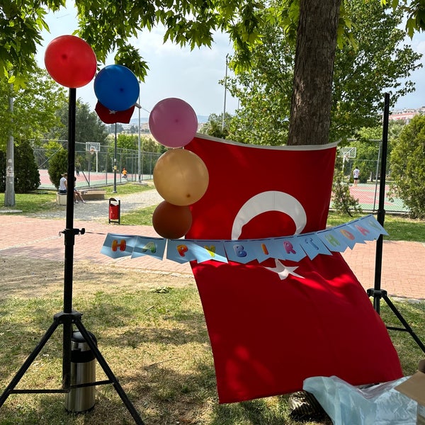 Photo taken at Aşık Veysel Rekreasyon Alanı by Olcay Numan Ş. on 5/21/2023
