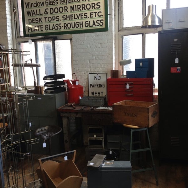 Antiques On Second (Now Closed) Antique Store in Milwaukee