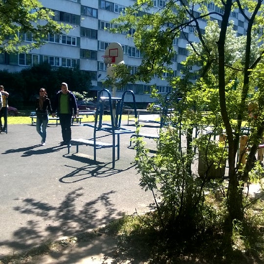 дворик 5. кукмор 5 дворов благоустройство. дворик 5. запустевшие дворы хрущевок. район двор.